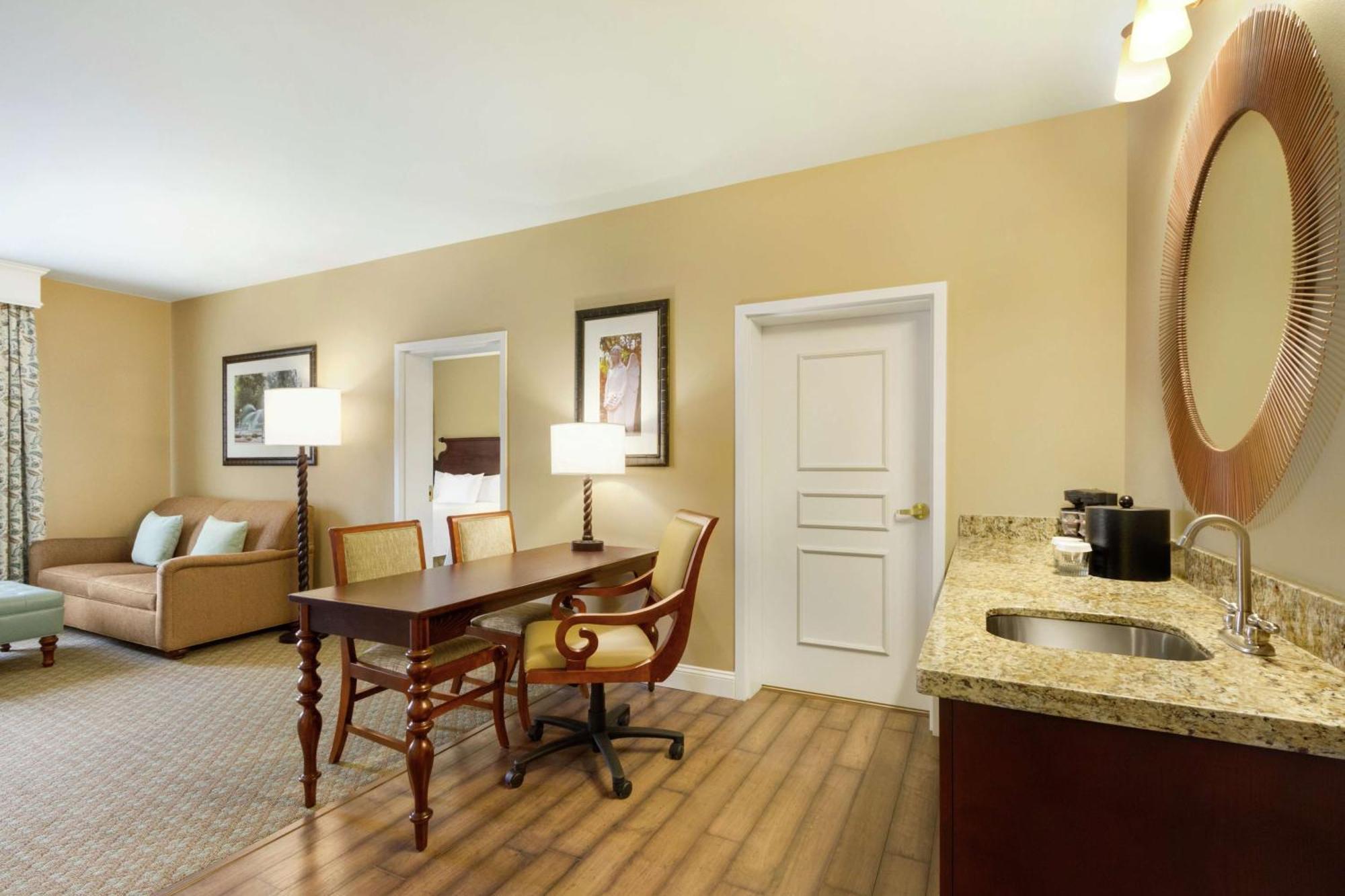 Embassy Suites Savannah Historic District Exterior foto