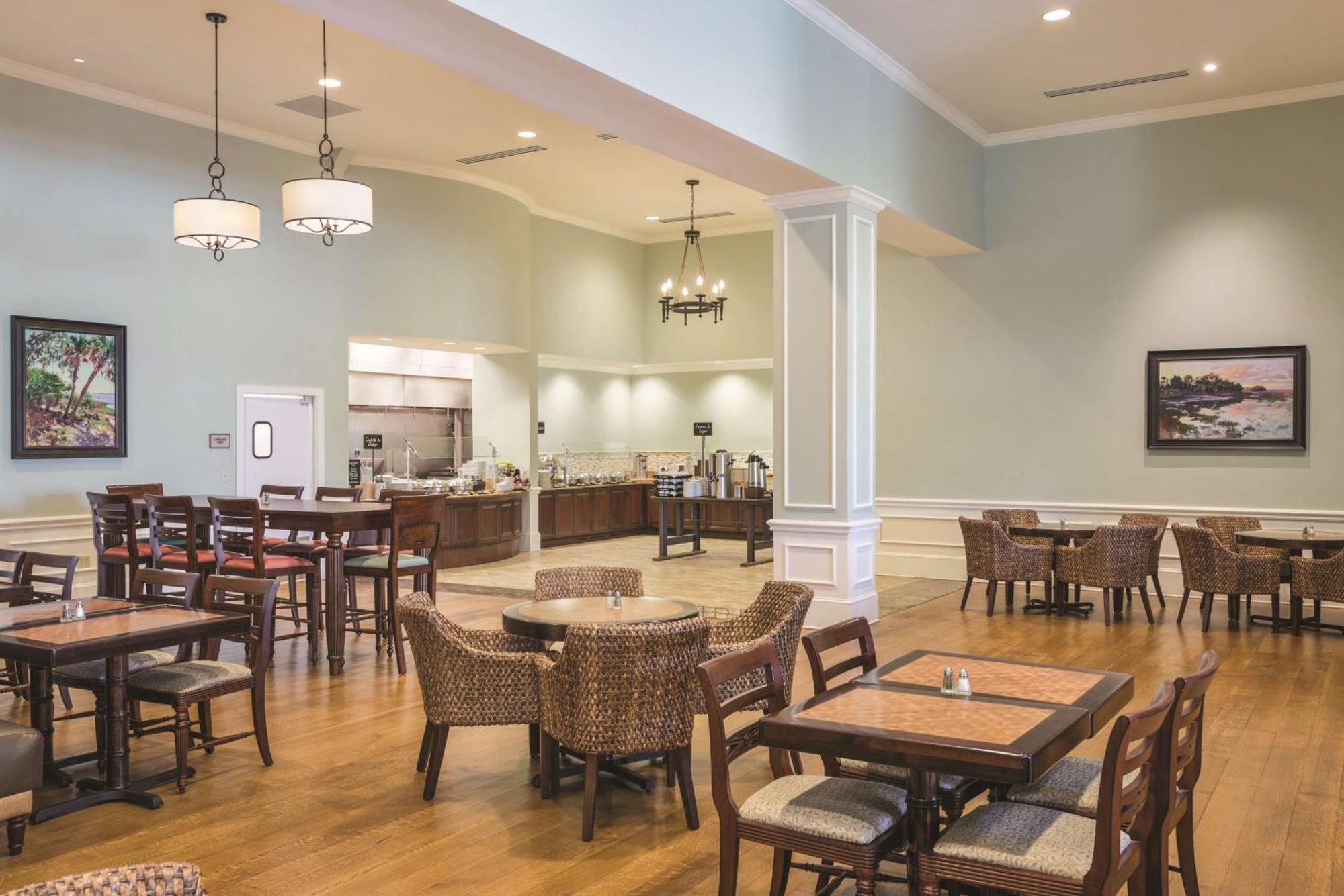 Embassy Suites Savannah Historic District Exterior foto